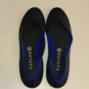 Rothys round toe flat in black